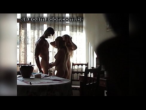 ❤️ Miqtë e seksit ftojnë një burrë gjigant dhe një treshe me të ️ Video seksi në sq.analizatorkrovi.ru ❌️❤