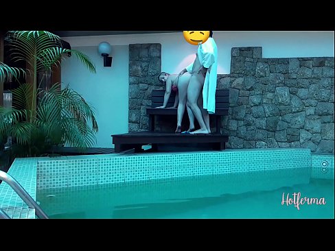 ❤️ Bosi fton shërbëtoren në pishinë, por nuk mundi t'i rezistonte një nxehtësie ️ Video seksi në sq.analizatorkrovi.ru ❌️❤